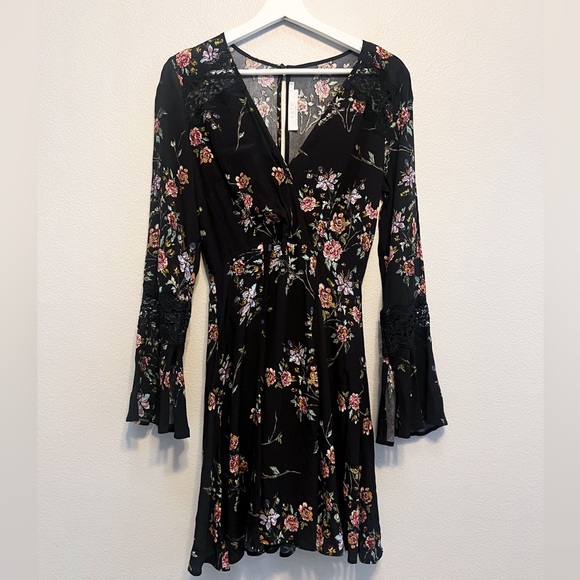 ASTR The Label Floral bell sleeve mini dress in black. Size Small. - Picture 3 of 5